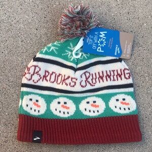 🐲💙 Brooks Snowman Run Merry Pom Beanie Hat